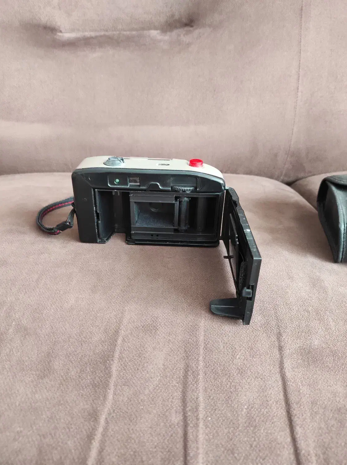 دوربین قدیمی و کلکسیونی فروشی|کلکسیون اشیاء عتیقه|آبیک, |دیوار