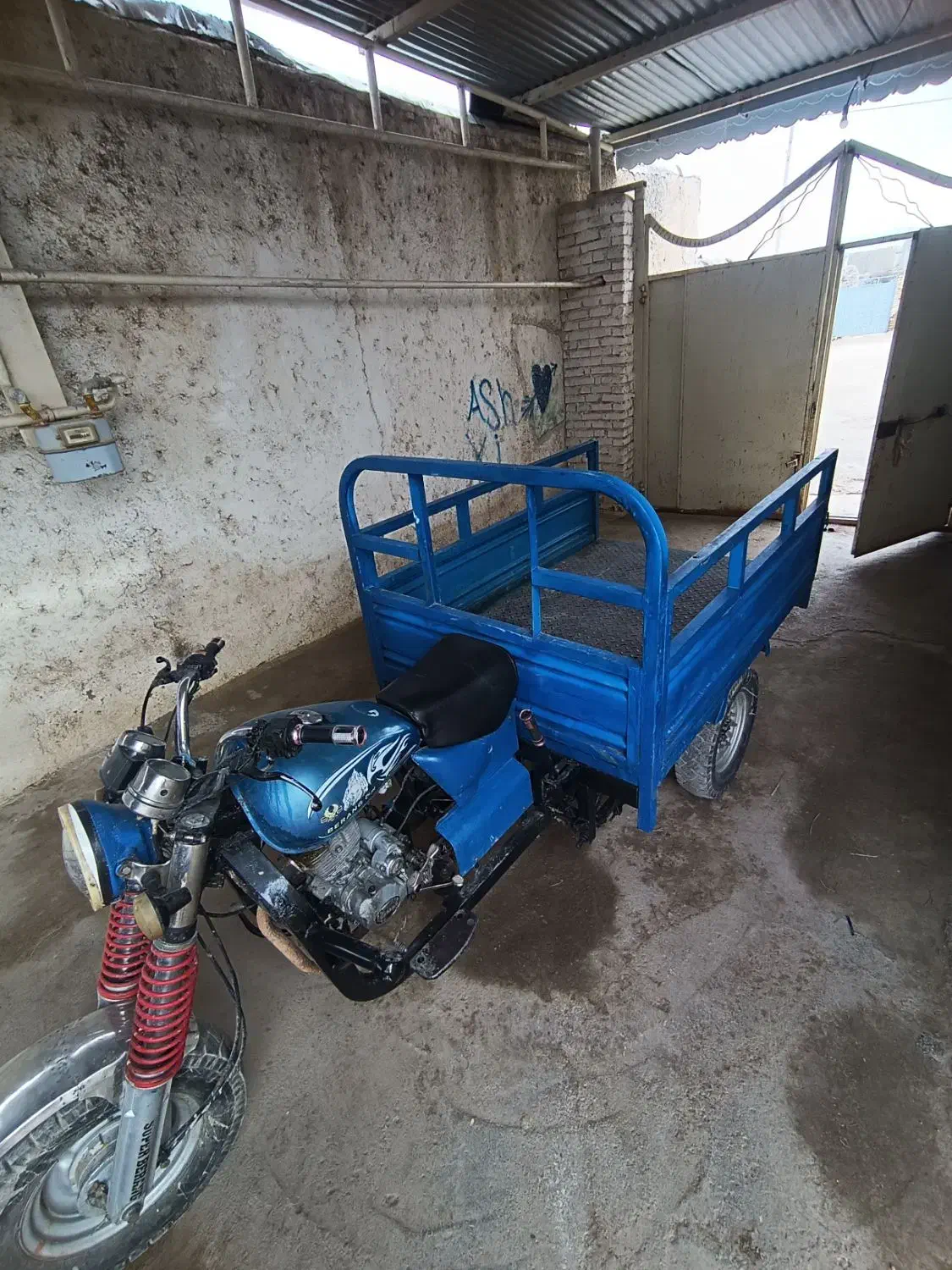 سه چرخ|موتورسیکلت|مانه, |دیوار