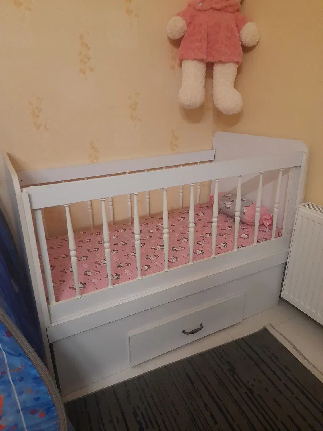 تخت کودک|تخت و صندلی بچه|شیروان (خراسان), |دیوار