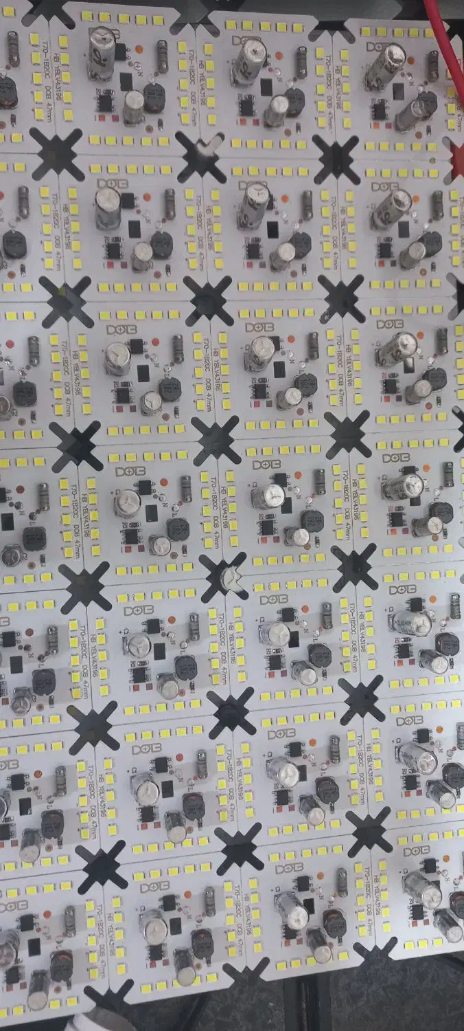 فروش لامپ ۲۰ و ۳۰ وات به نصف قیمت با ضمانت یکساله|لامپ و چراغ|اهواز, پردیس|دیوار