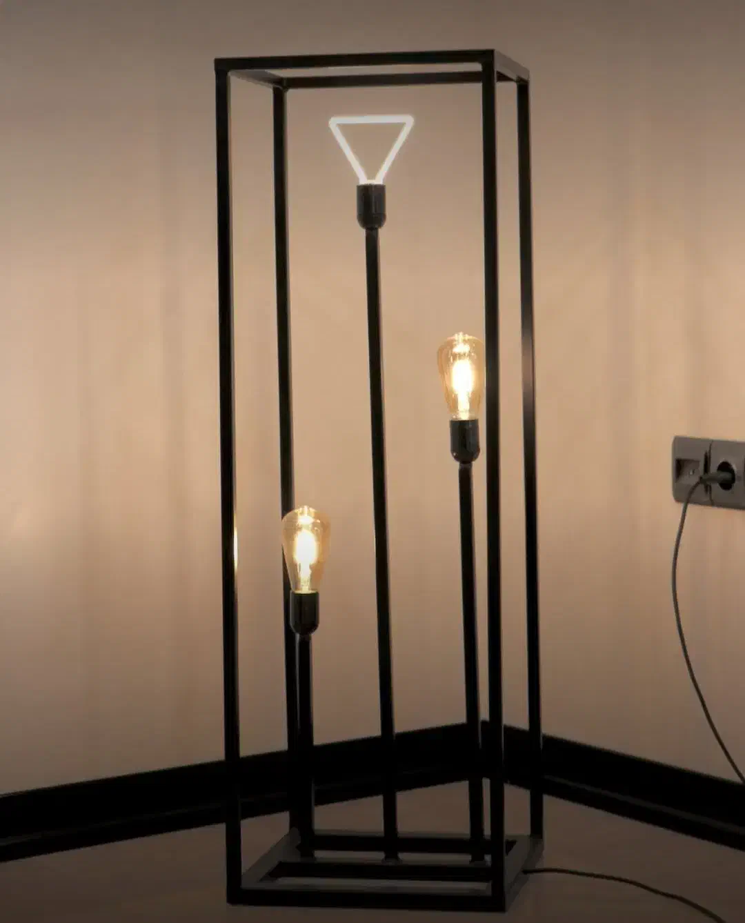 آباژور ایستاده شیک فروش بصورت عمده و تک فروشی|چراغ خواب و آباژور|تهران, لاله زار|دیوار