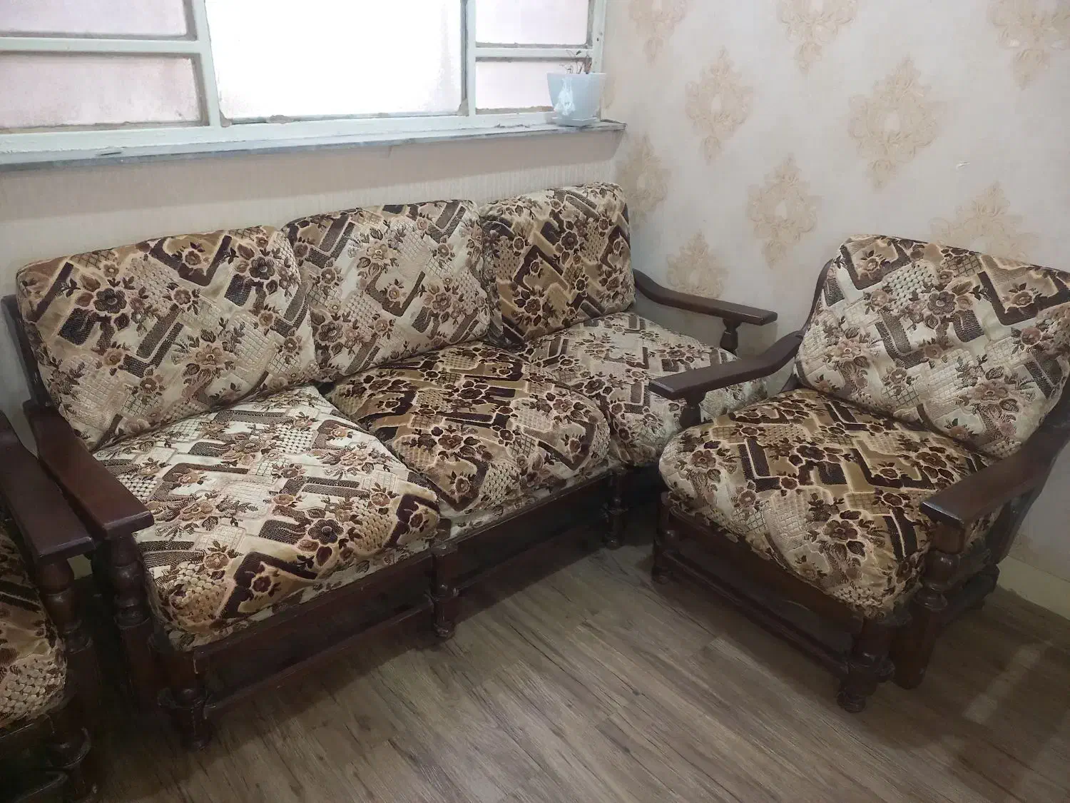 مبل ۷ نفره سالم و تمیز زیر زیر قیمت|مبلمان خانگی و میز عسلی|اهواز, یوسفی|دیوار