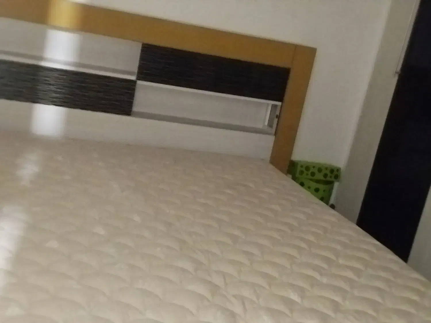 اینه وکنسول.  تخت دونفره وتشک.میزتلوزیون|مبلمان خانگی و میز عسلی|صفادشت, |دیوار