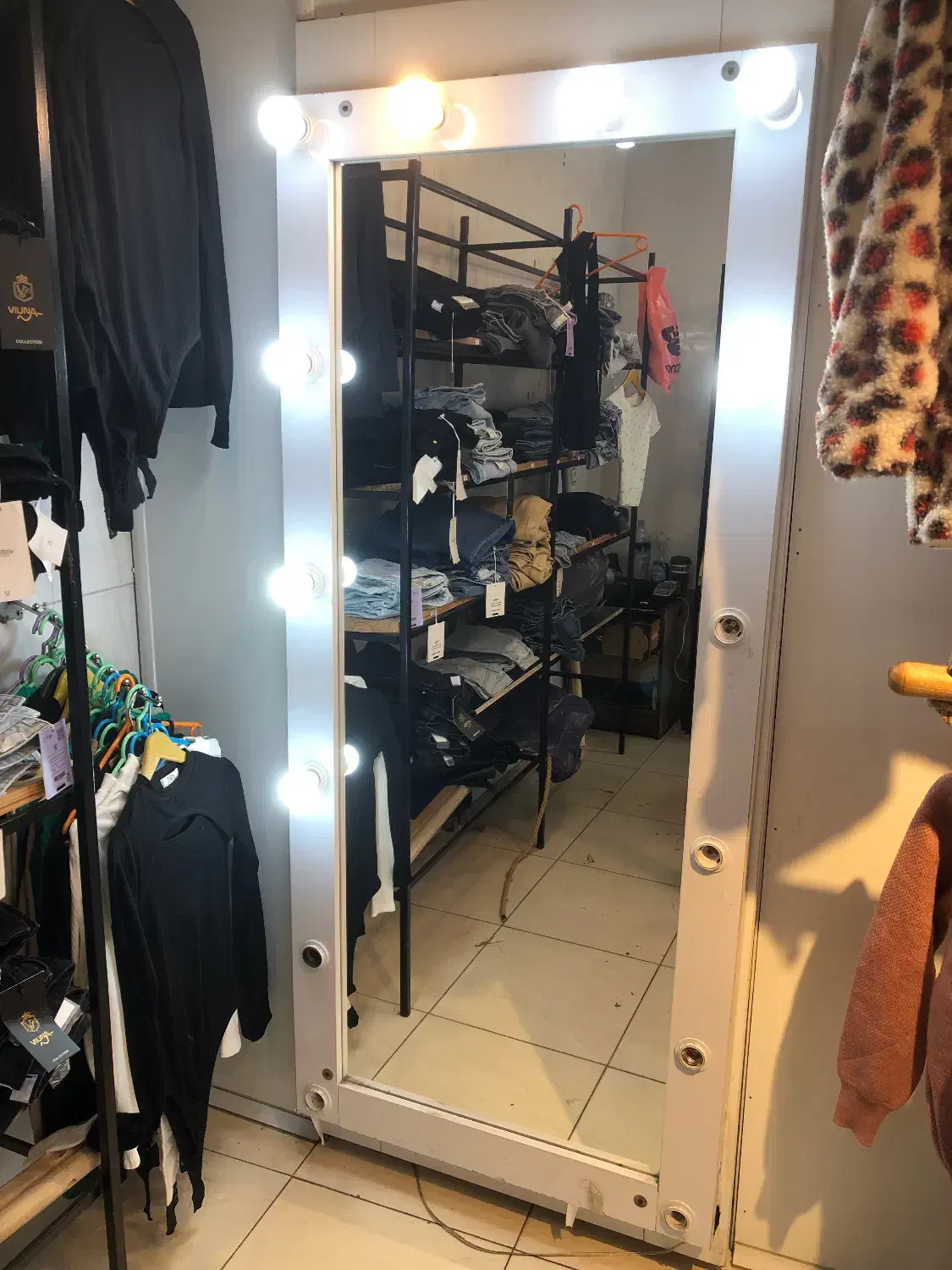 آیینه لامپدار، مانکن زنانه|فروشگاه و مغازه|لاهیجان, امیرشهید|دیوار