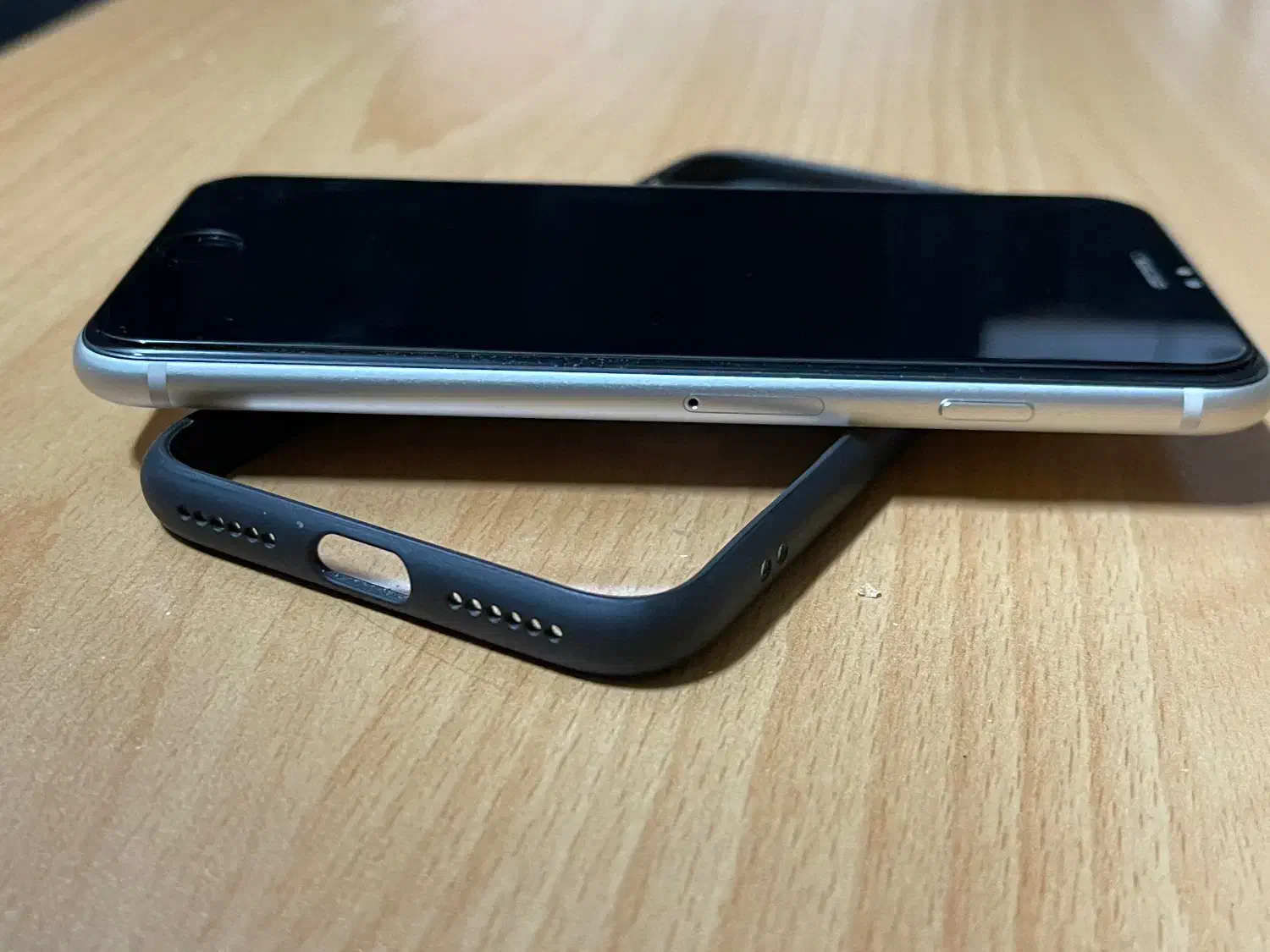 آیفون se2022 بدون نقطه|موبایل|تهران, جردن|دیوار