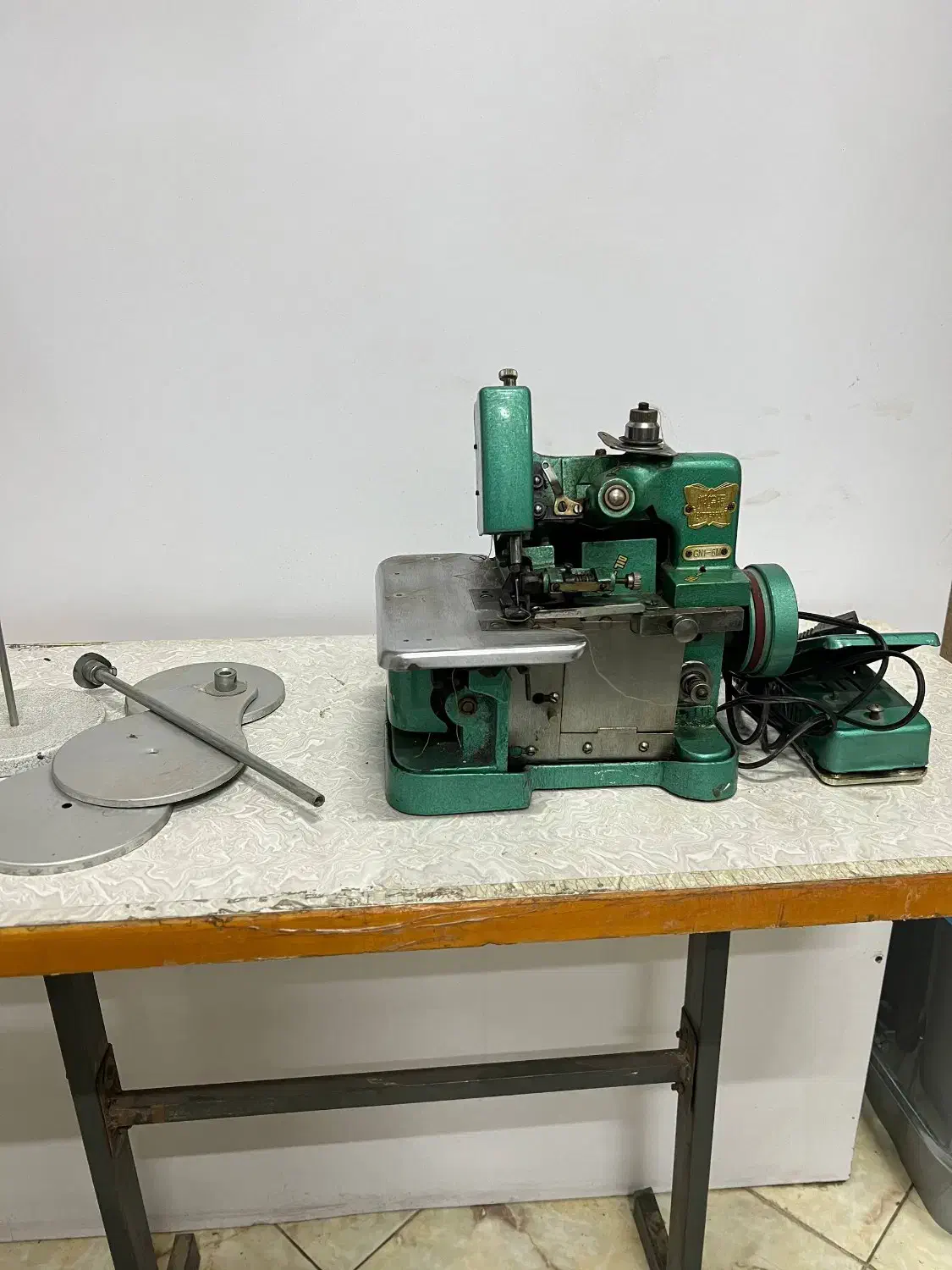 فروش چرخ گلدوزی یاسمین مدل ۴۰۱و سردوز پروانه|لوازم خیاطی و بافتنی|پاکدشت, پاکدشت (مامازند)|دیوار