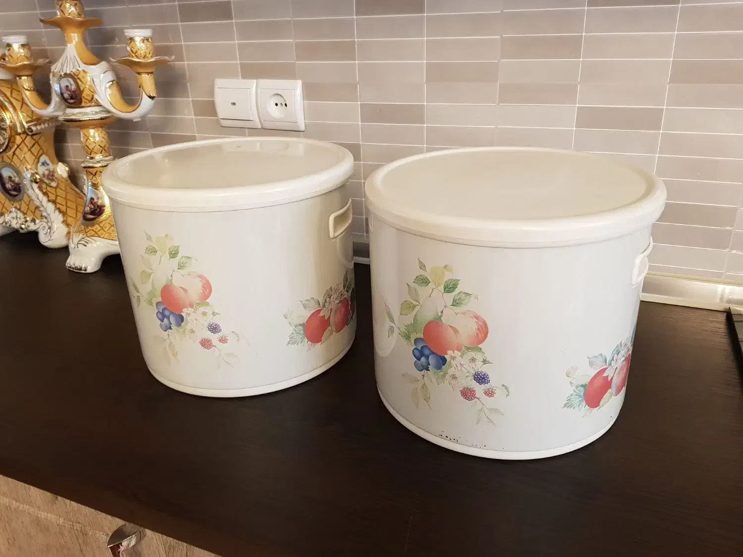 سطل فلزی آشپزخانه|ظروف نگهدارنده، پلاستیکی، یک‌بارمصرف|کاشان, امیرکبیر|دیوار