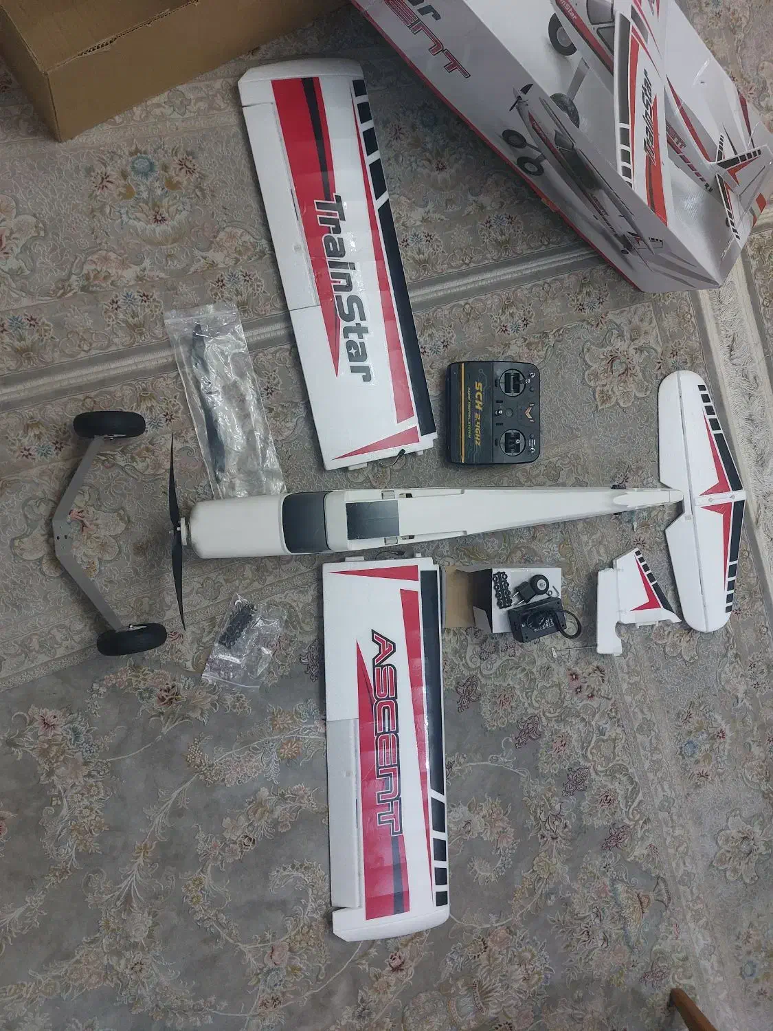 هواپیما رادیو کنترلی ارسی|اسباب‌‌بازی|ری, علایین|دیوار