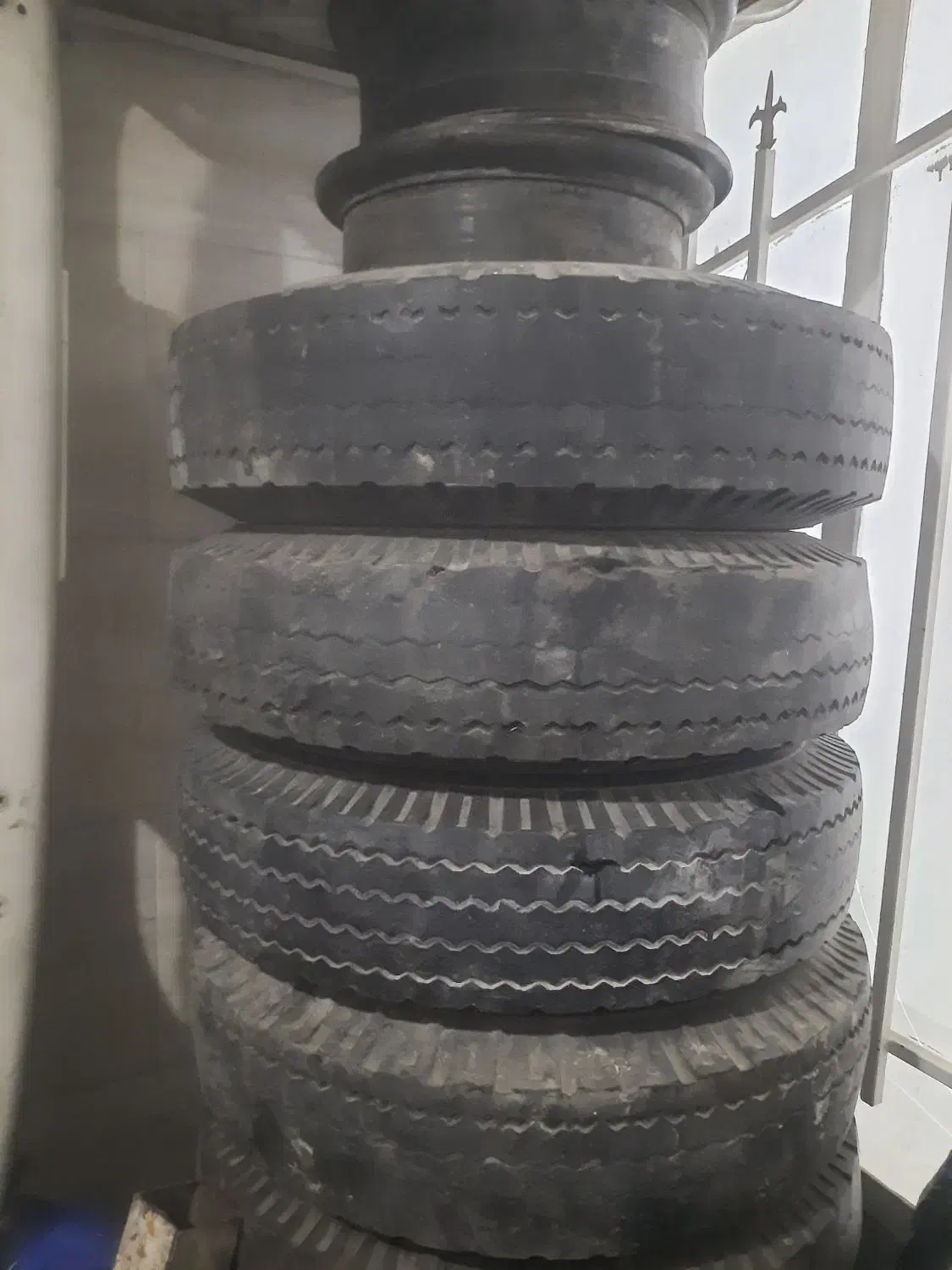 لاستیک ایسوزو با رینگ|قطعات یدکی و لوازم جانبی|قدس, شهرقدس|دیوار