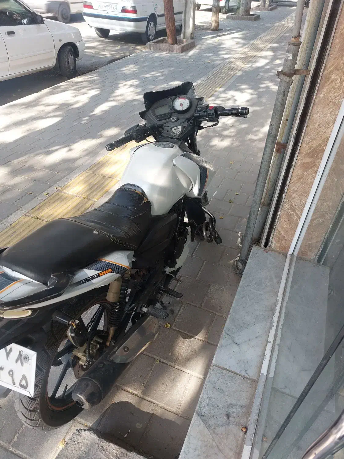 آپاچی ۱۸۰ سفید|موتورسیکلت|مشهد, خواجه ربیع|دیوار