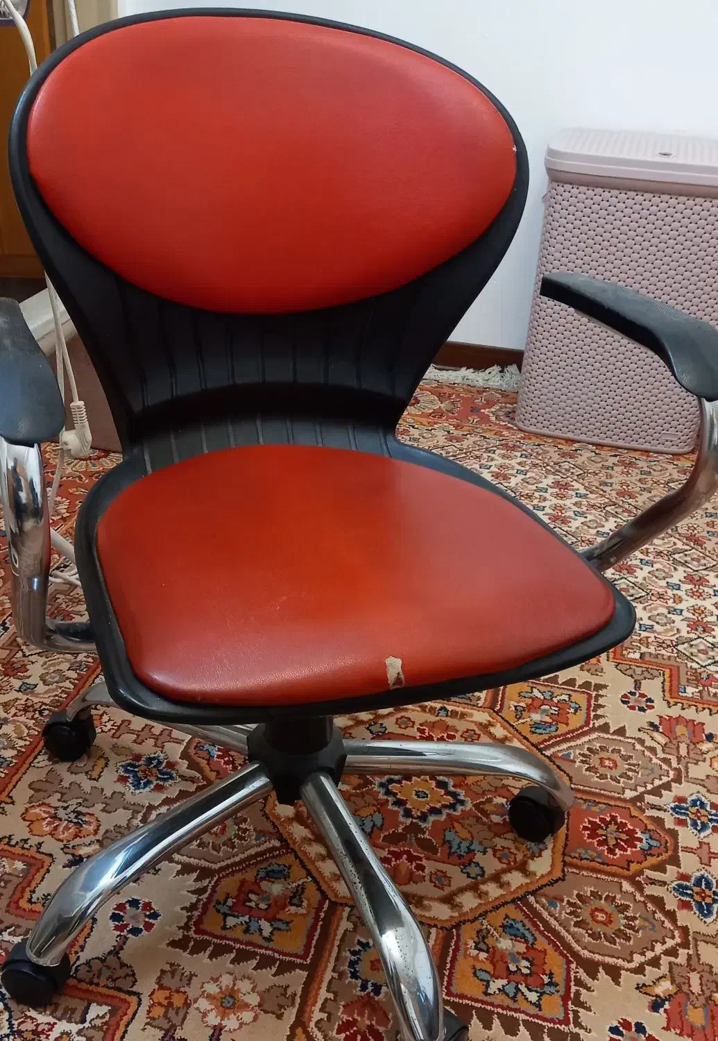 صندلی چرخ دار|صندلی و نیمکت|قم, صفائیه|دیوار