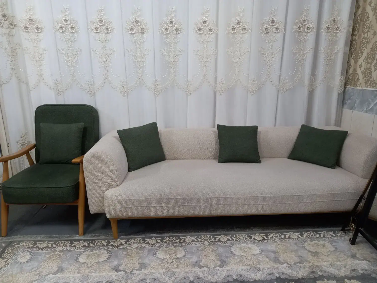 مبل ۹ نفره مینیمال در حد نو همراه پرده ست|مبلمان خانگی و میز عسلی|قنوات, |دیوار