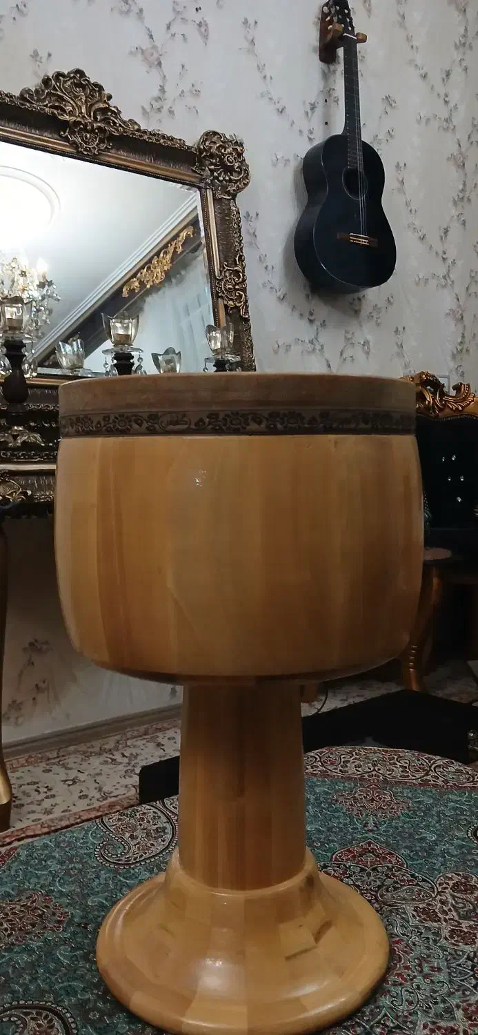 تنبک گلشن|سازهای سنتی|خرمآباد, |دیوار