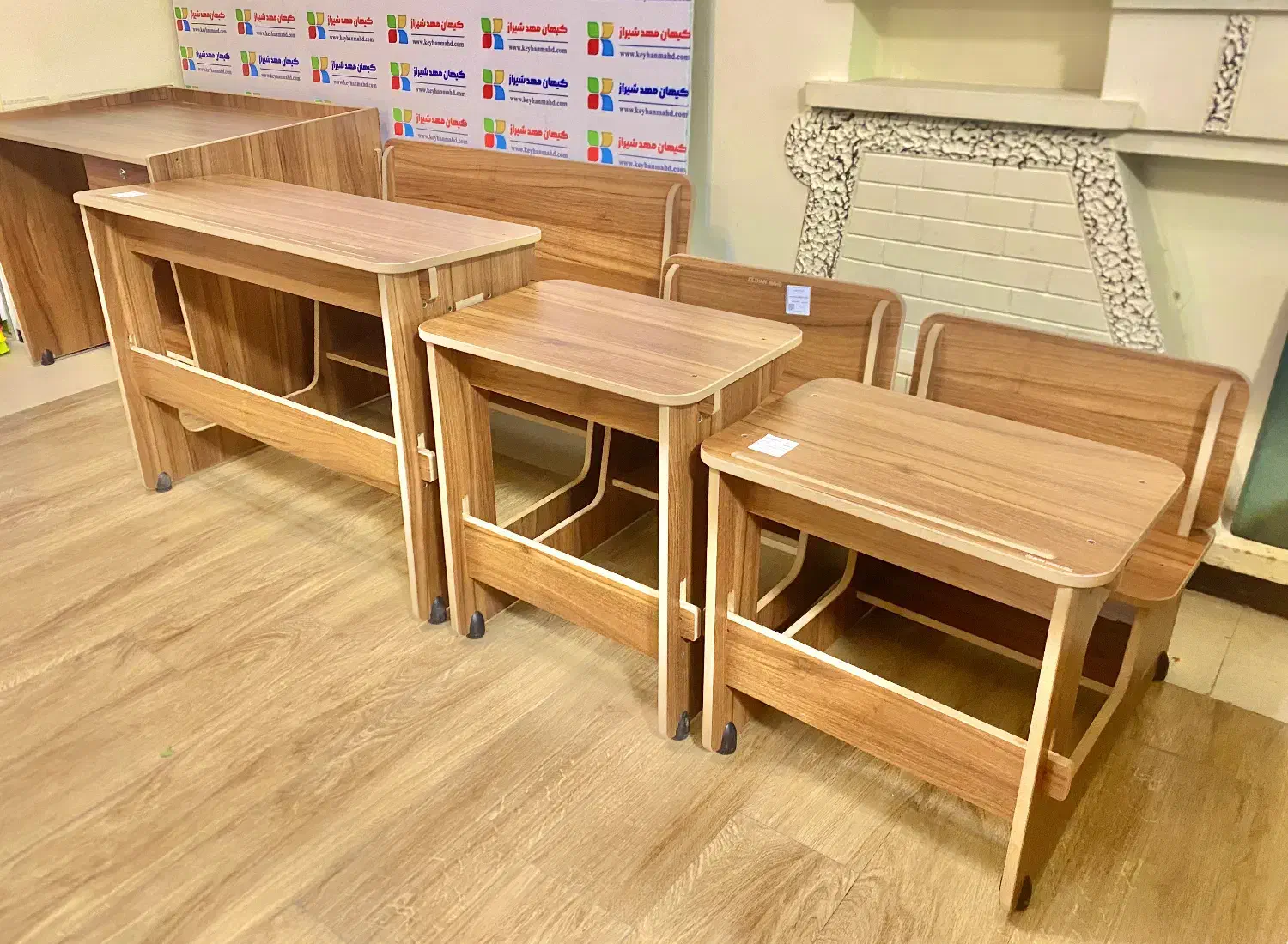 میز معلم و نیمکت های جدید کیهان مهدبا قابلیت جدید|میز تحریر و کامپیوتر|شیراز, اصلاحنژاد|دیوار
