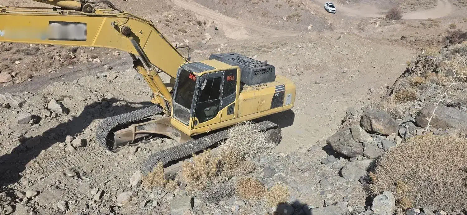 بیل مکانیکی ۴۰۰ کوماتسو ژاپن اصل|خودرو سنگین|کرمان, |دیوار