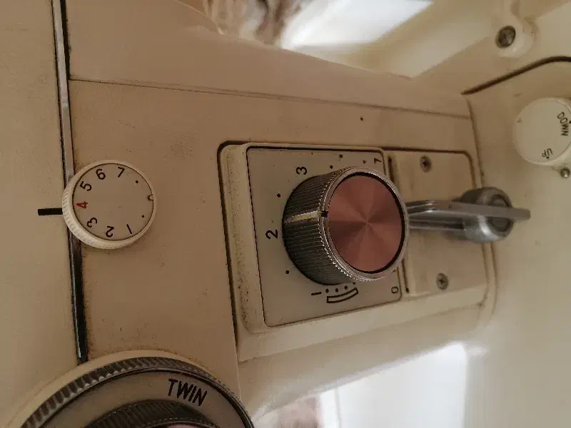 چرخ خیاطی ژانومه اصل ژاپن خیلی کم کار|چرخ خیاطی و ریسندگی|یزد, |دیوار