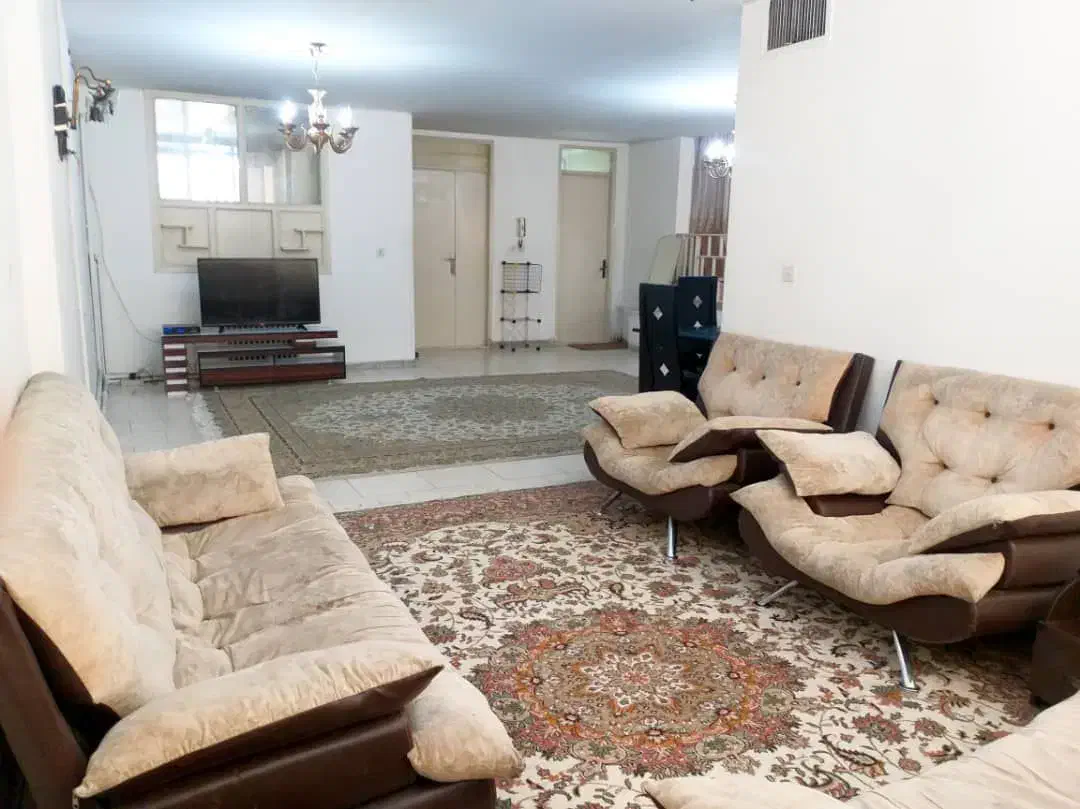 اجاره منزل مبله بلوار نصر|اجارهٔ کوتاه‌مدت آپارتمان و سوئیت|شیراز, نصر|دیوار