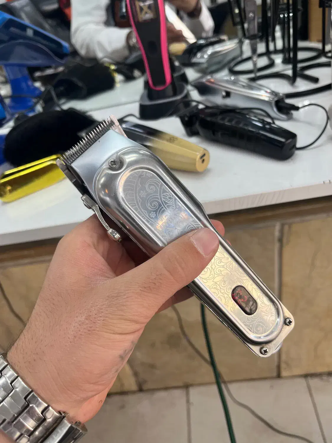 دو عدد ماشین اصلاح خط زن ،ایراکس|آرایشی، بهداشتی، درمانی|شیراز, سلطان آباد|دیوار