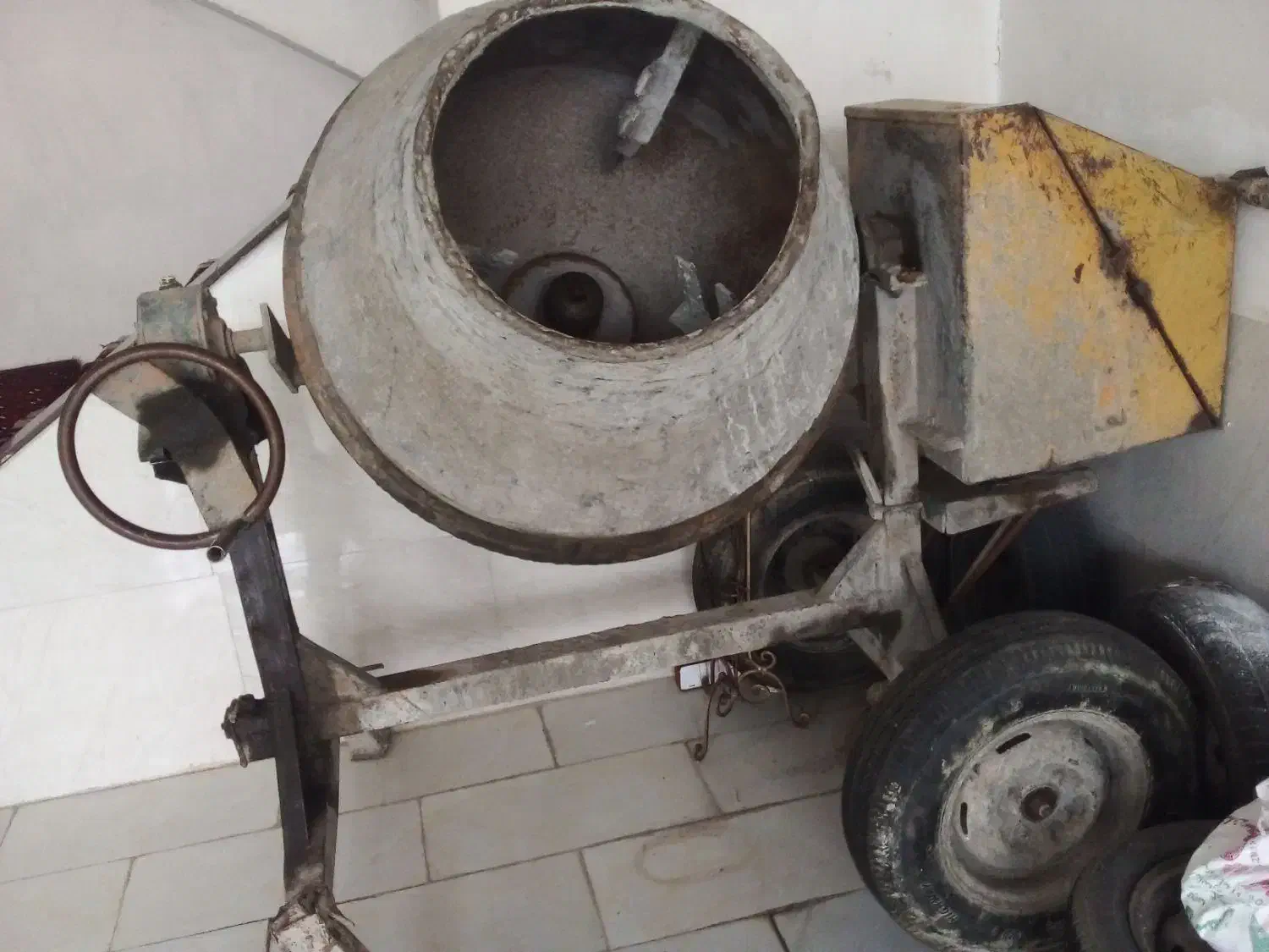 بتونیر 400لیتری بنزینی|مصالح و تجهیزات ساختمان|بروجرد, |دیوار