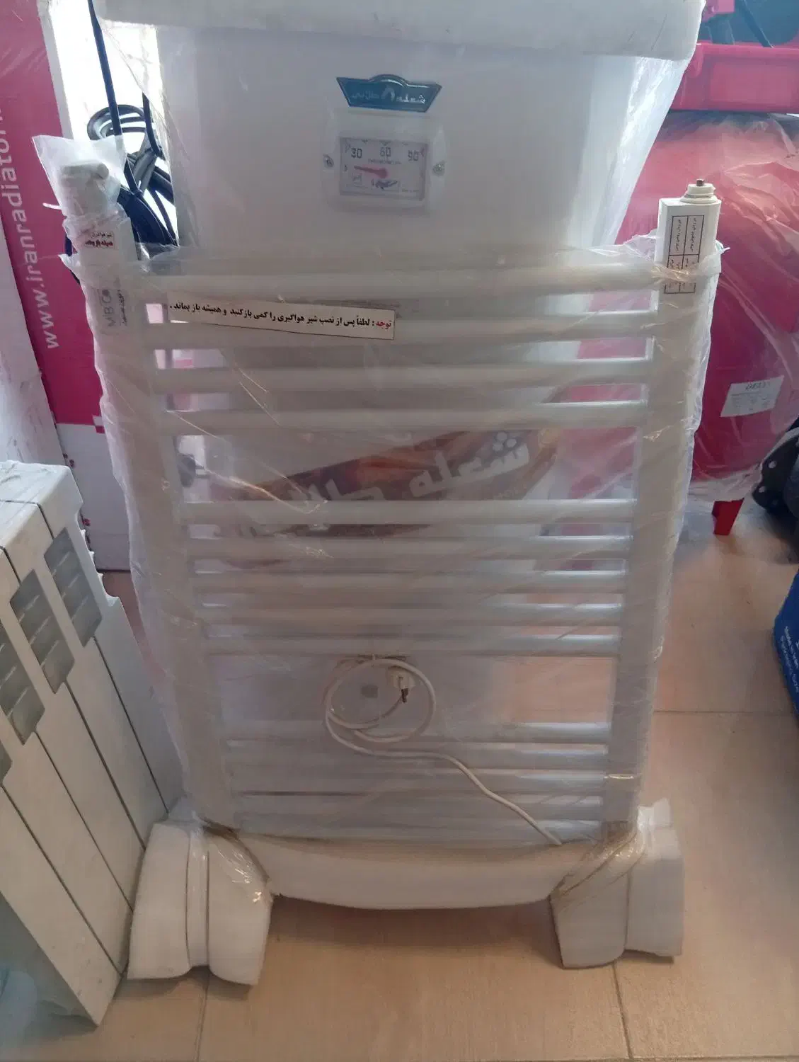 رادیاتور و حوله خشک کن برقی|بخاری، هیتر، شومینه|یزد, |دیوار