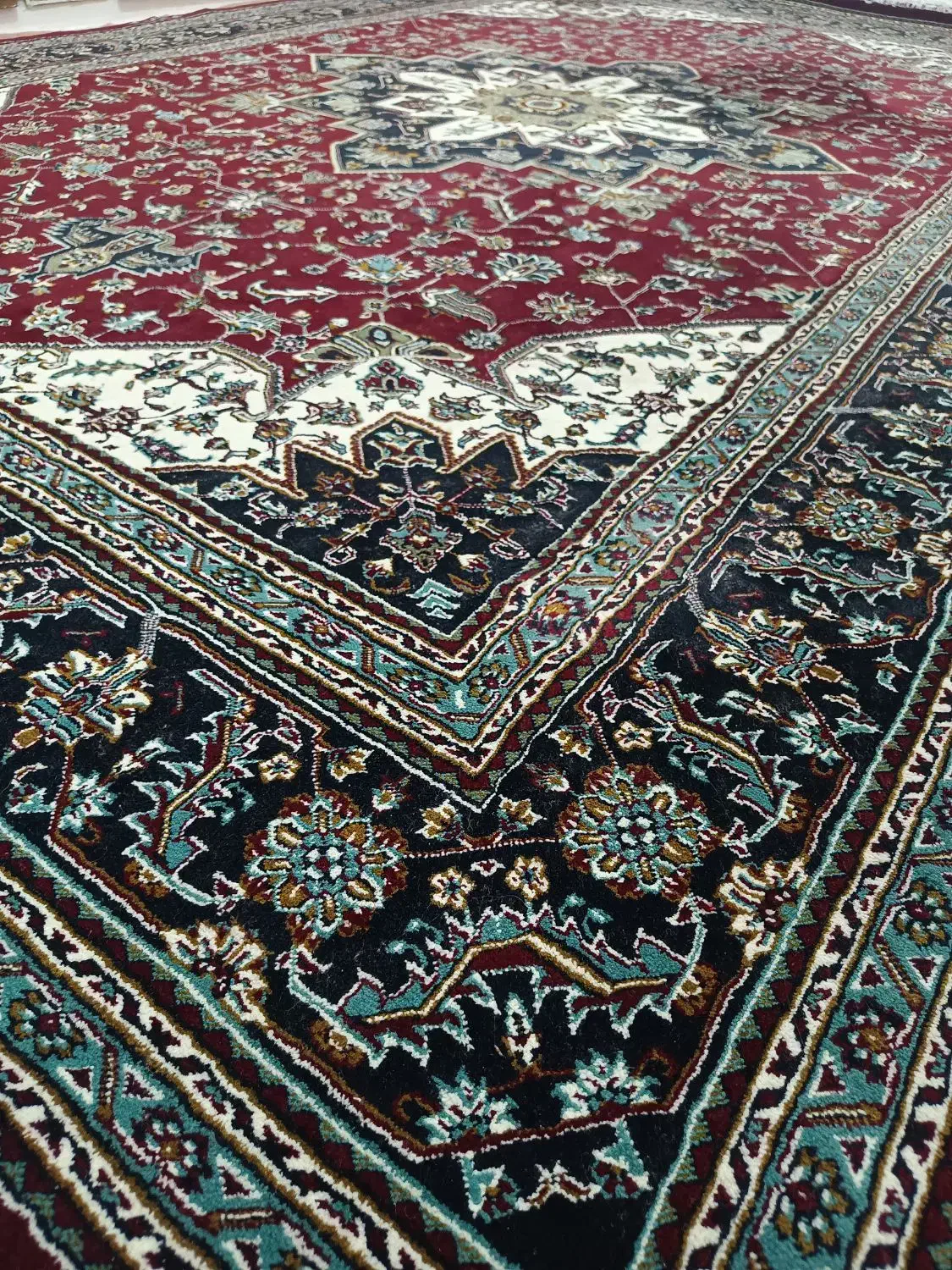 کابینت و فرش|فرش|باغ حلی, |دیوار