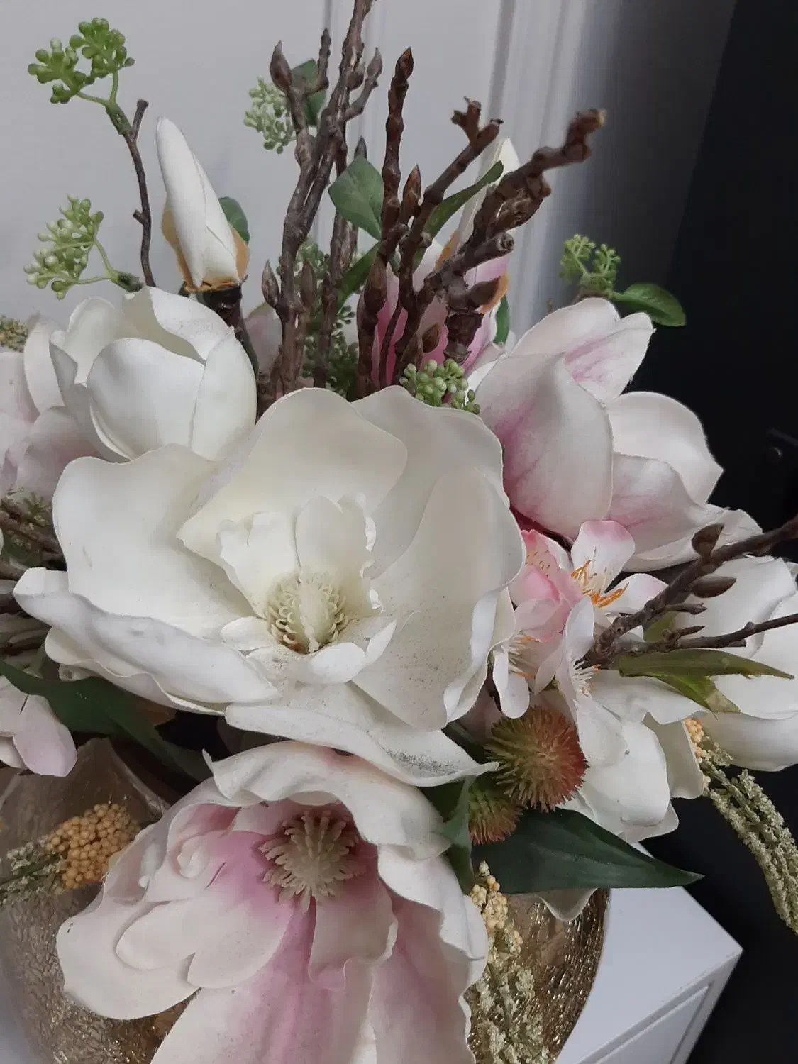 گلدان طلایی با گل لمسی قابل شستشو|گل مصنوعی|اندیشه, اندیشه فاز ۱|دیوار