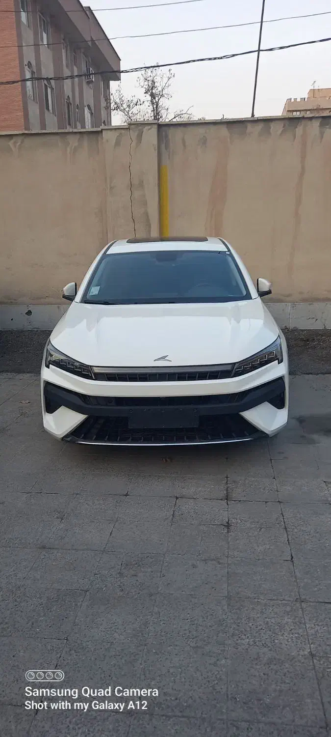 KMC//J7//1403|خودرو سواری و وانت|تهران, دبستان|دیوار