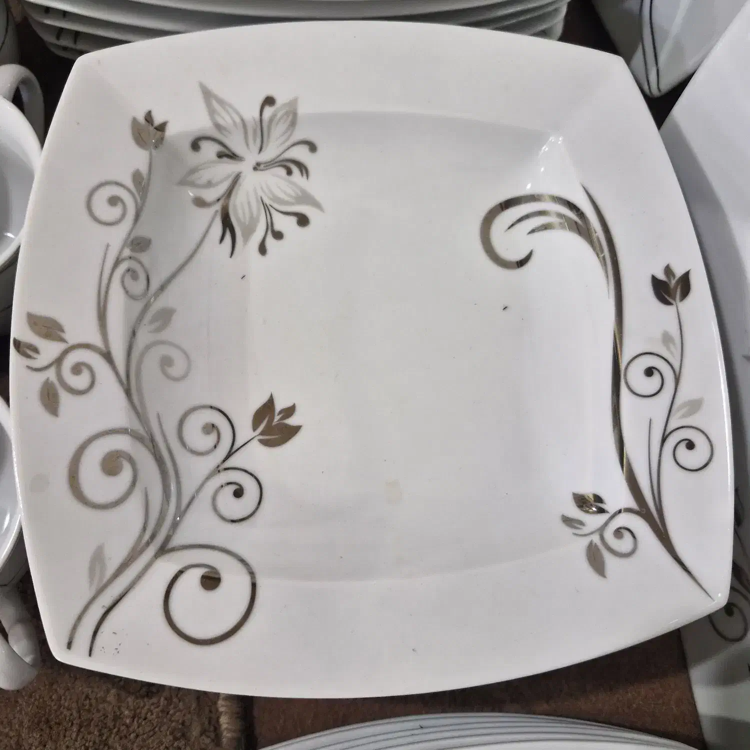 سرویس چینی|ظروف سرو و پذیرایی|قم, شهرک امام حسین|دیوار