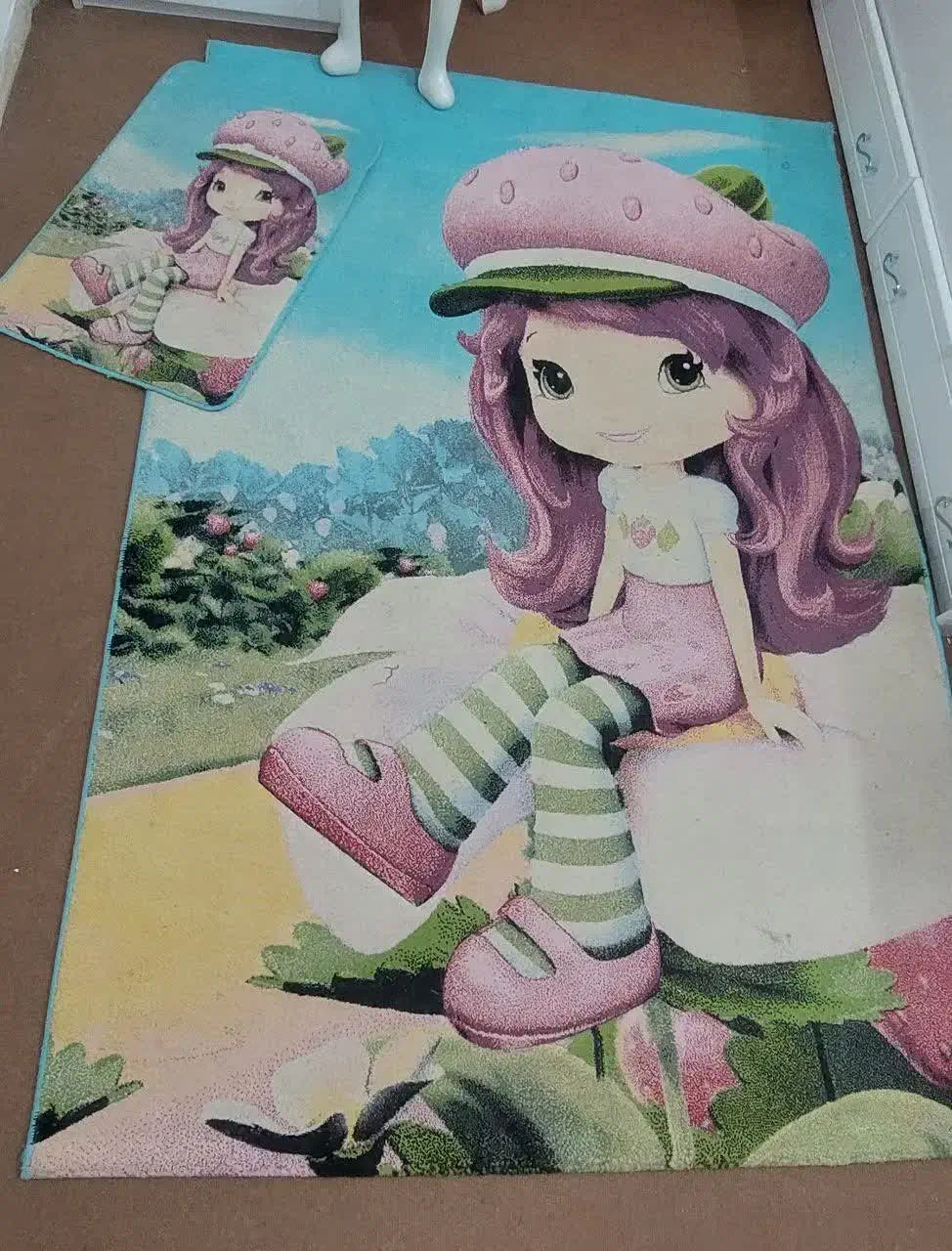 فرش دختر توت فرنگی|فرش|شاهین‌شهر, پاسداران|دیوار