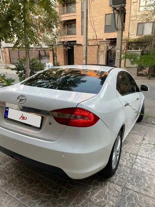 جک j5 اتومات مدل 96 کم کارکرد|خودرو سواری و وانت|کرج, ساسانی (قلمستان)|دیوار