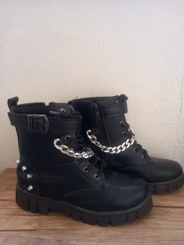 نیم بوت دخترانه قیمت مناسب|کیف، کفش، کمربند|اصفهان, شهرک کاوه|دیوار