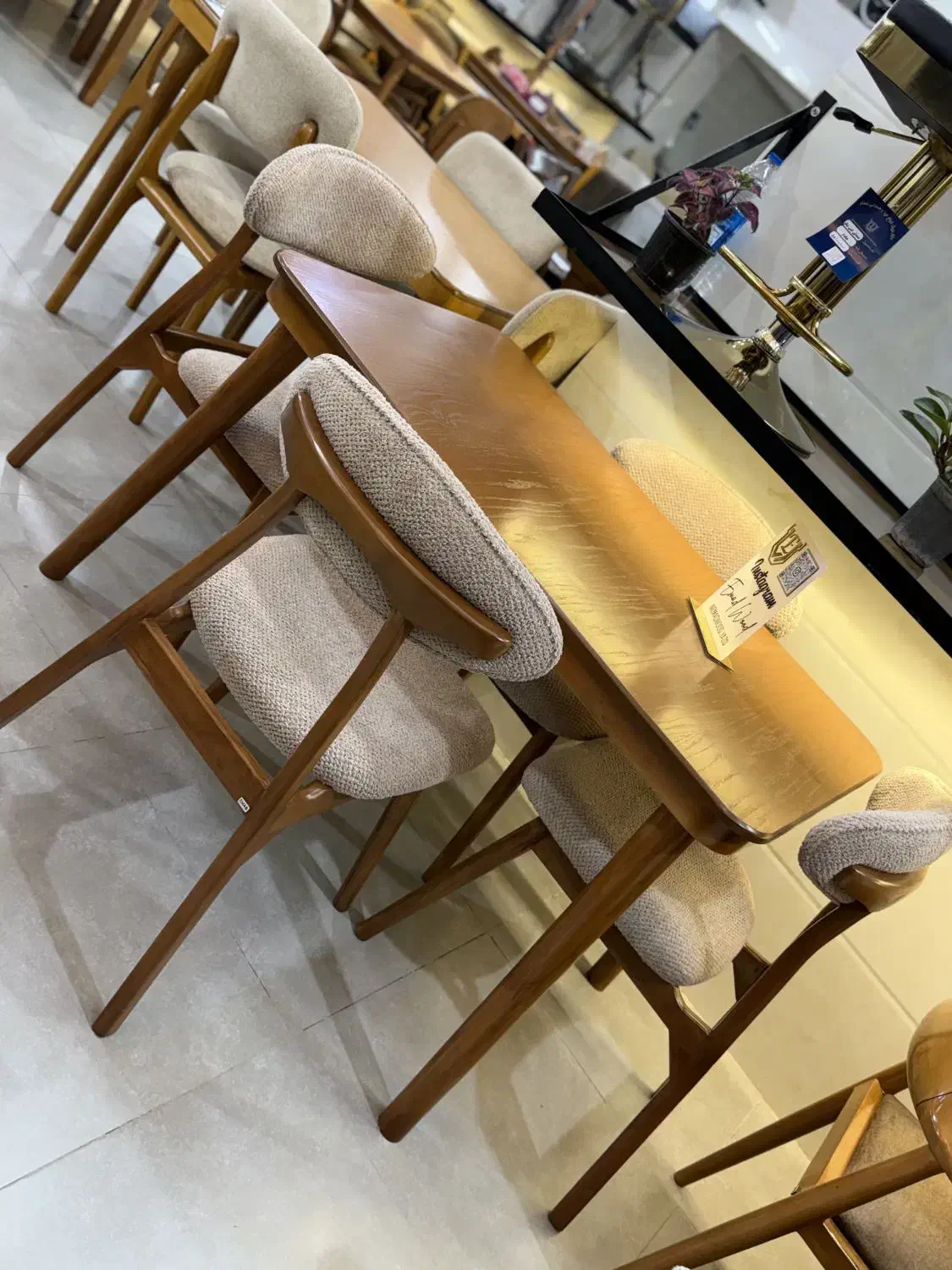 ناهارخوری آرهان|میز و صندلی غذاخوری|یزد, |دیوار