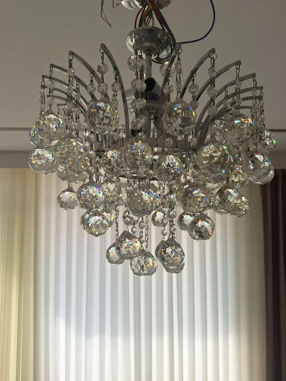 لوستر کریستالی نقره ای|لوستر و چراغ آویز|کرج, برغان|دیوار