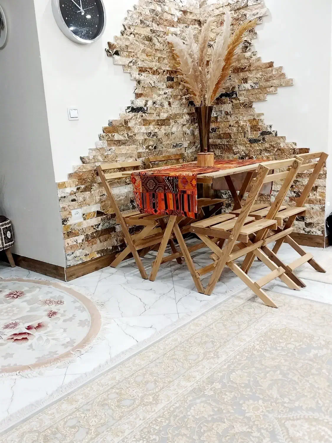 ناهار خوری چوبی|میز و صندلی غذاخوری|پرند, فاز ۶|دیوار