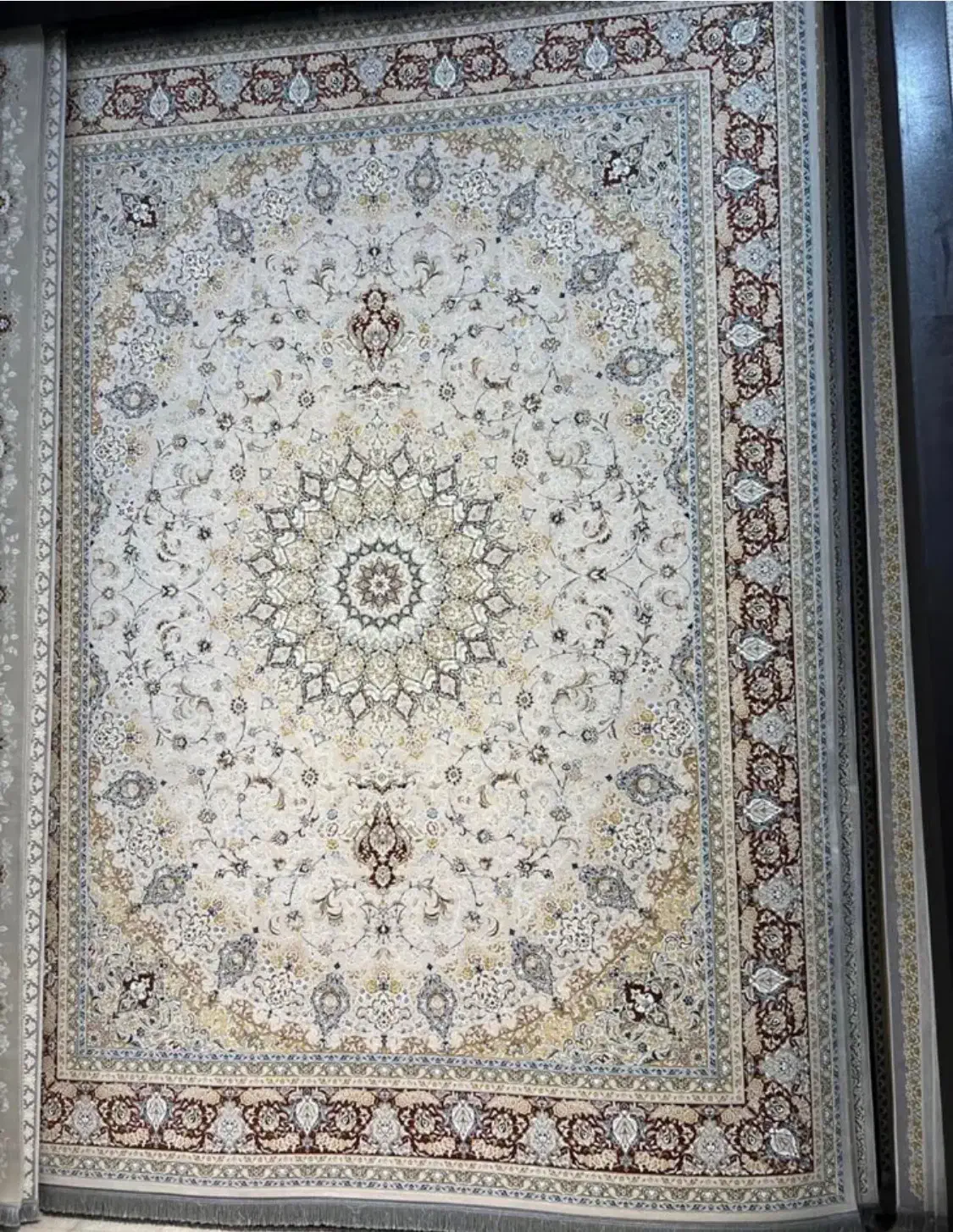 ۱۲۰۰ شانه های قیمت فوق العاده مجموعه آذر فرش|فرش|ارومیه, |دیوار