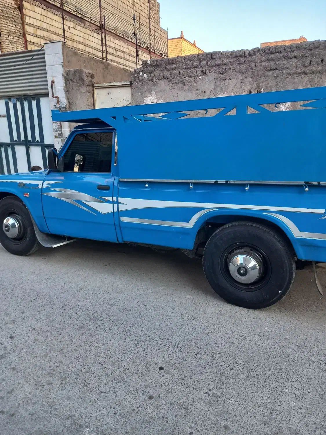 نیسان وانت۱۴۰۰|خودرو سواری و وانت|مشهد, رده|دیوار