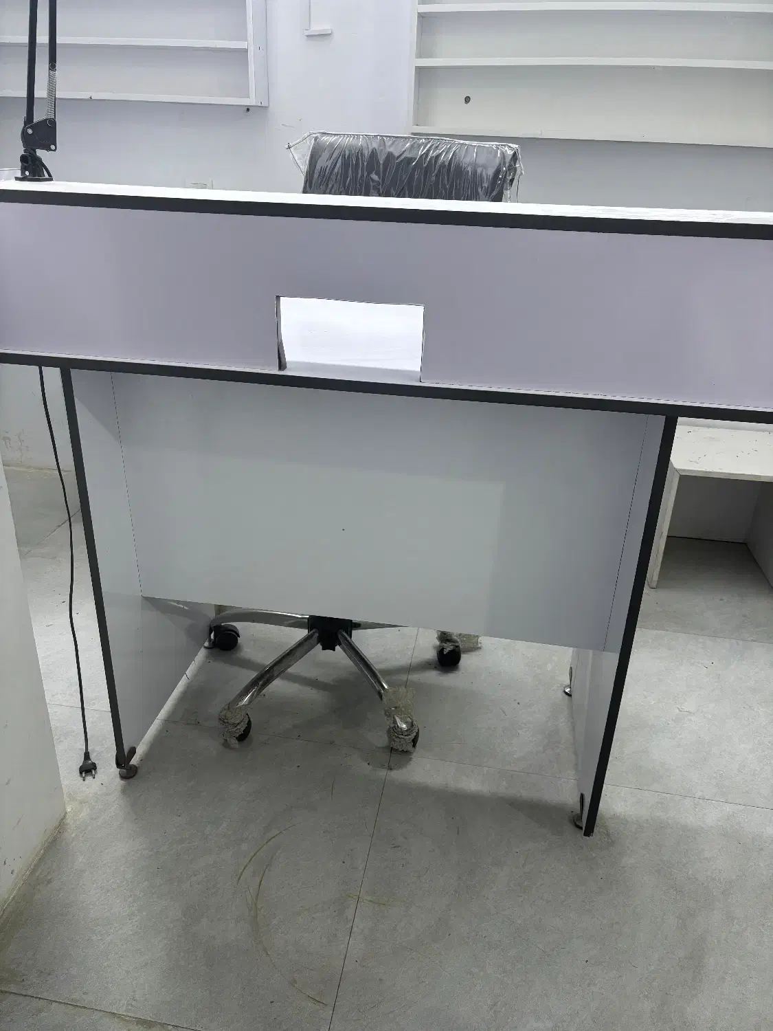 فروش میز ناخن و استند لاک|آرایشگاه و سالن‌های زیبایی|رودهن, |دیوار