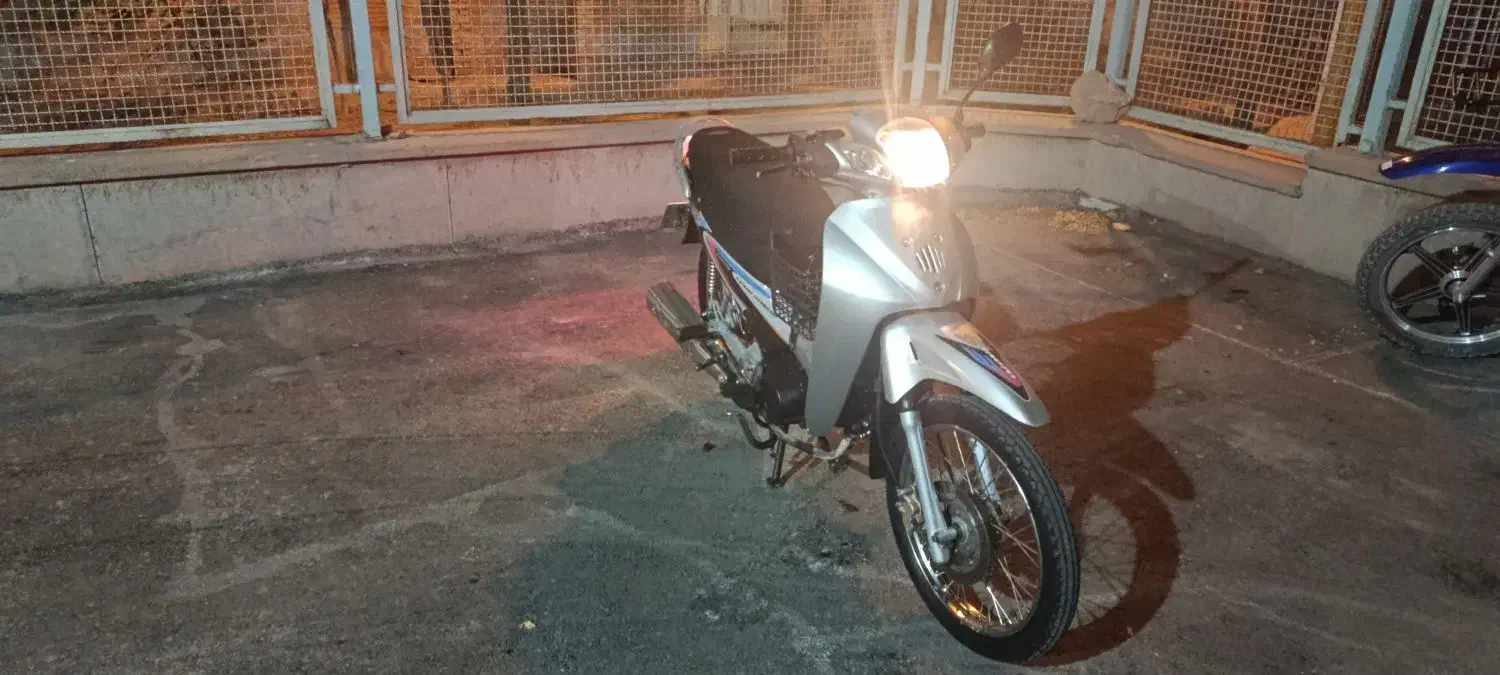 بی کلاچ 91لیفان 125|موتورسیکلت|خمینیشهر, |دیوار