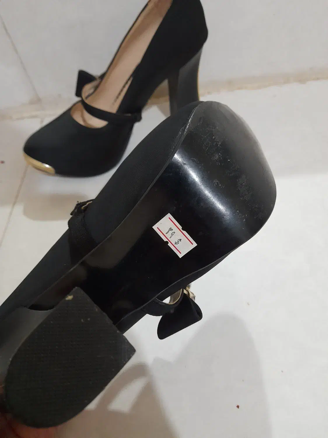 کفش مجلسی زنانه|کیف، کفش، کمربند|تربت جام, بیست متری منبع آب|دیوار