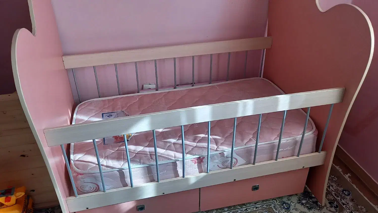 تخت و کمد|اسباب و اثاث بچه|کرمانشاه, |دیوار