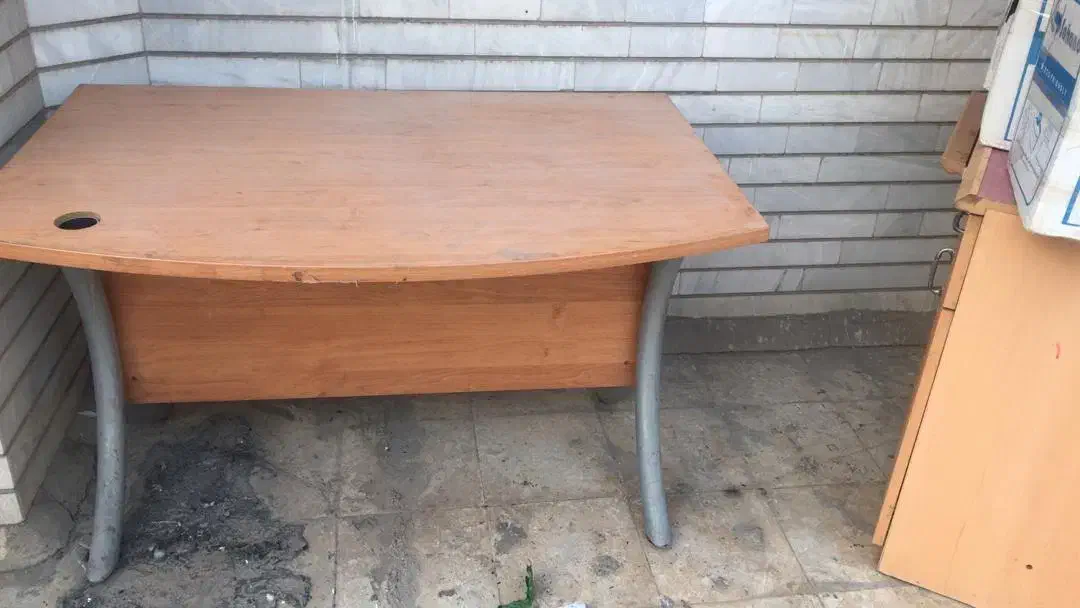 دوتا میزتحریر در حدنو|میز تحریر و کامپیوتر|اهواز, باغ شیخ|دیوار