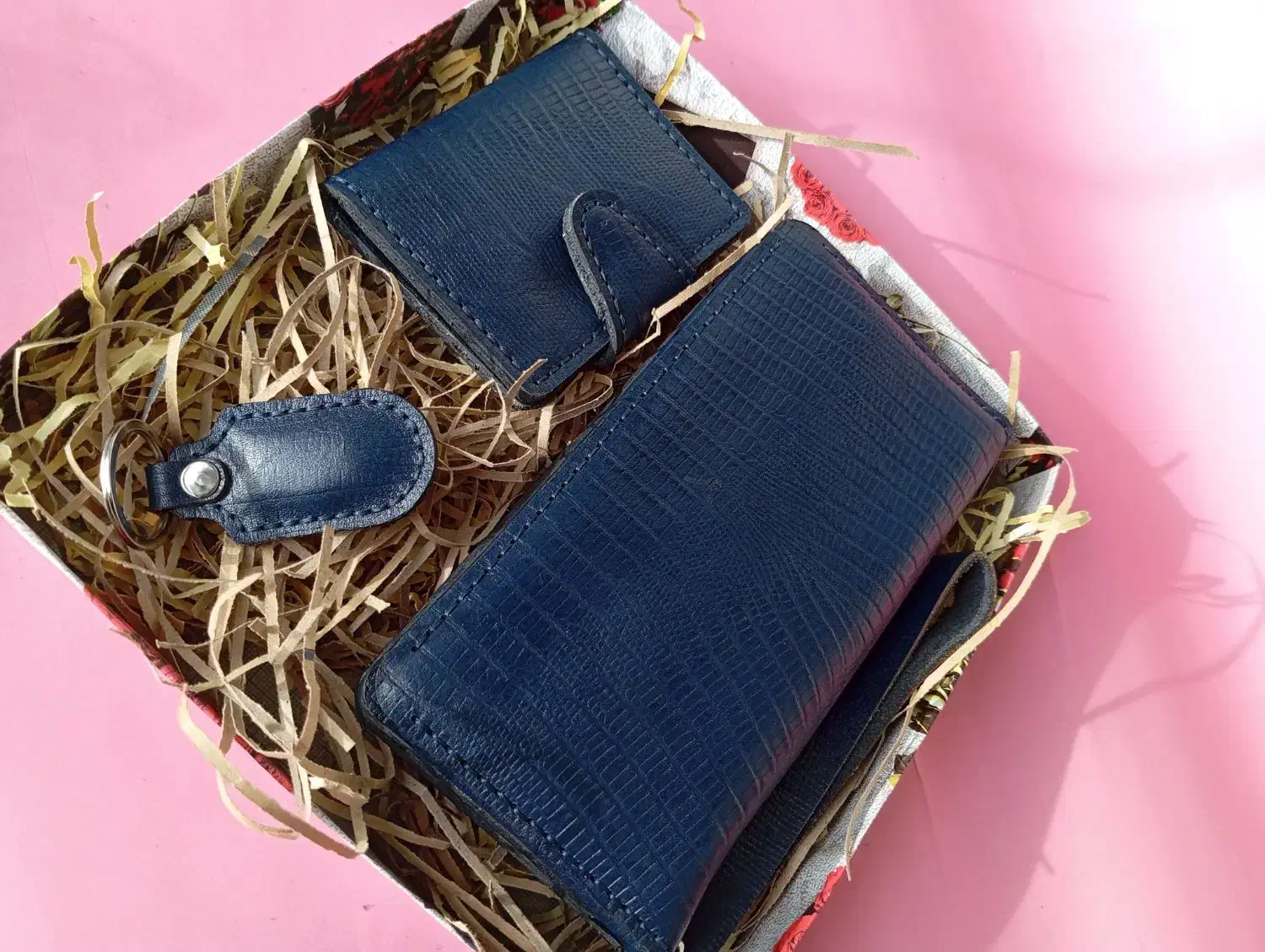 چرم|کیف، کفش، کمربند|ساوه, |دیوار