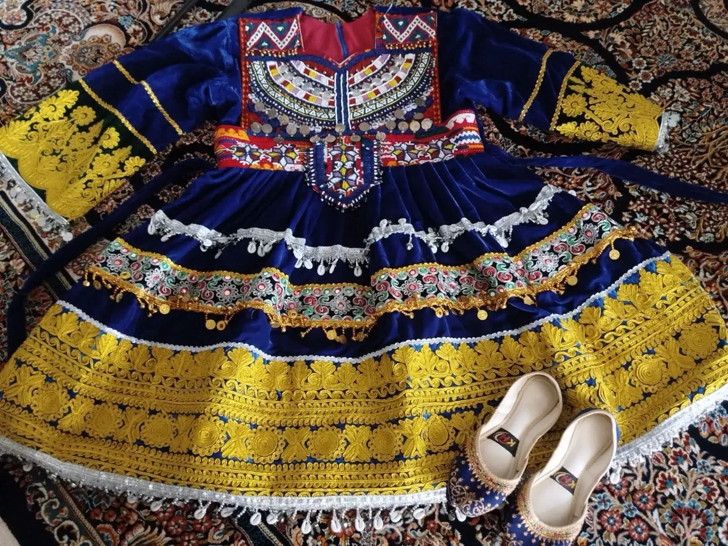 لباس محلی افغانستان|لباس|قرچک, مهدیه|دیوار