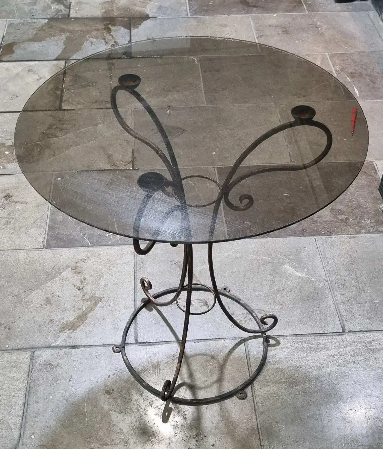 میز گرد فلز و شیشه ایی|مبلمان خانگی و میز عسلی|اصفهان, طامه|دیوار