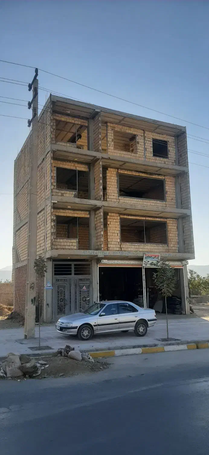 فروش خانه نیمه کاره(قیمت توافقی)|فروش خانه و ویلا|مریوان, |دیوار