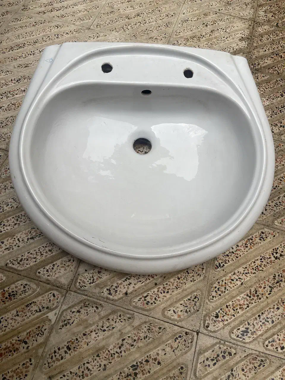 رو شویی نو و سالم و تمیز|لوازم حمام|تبریز, |دیوار