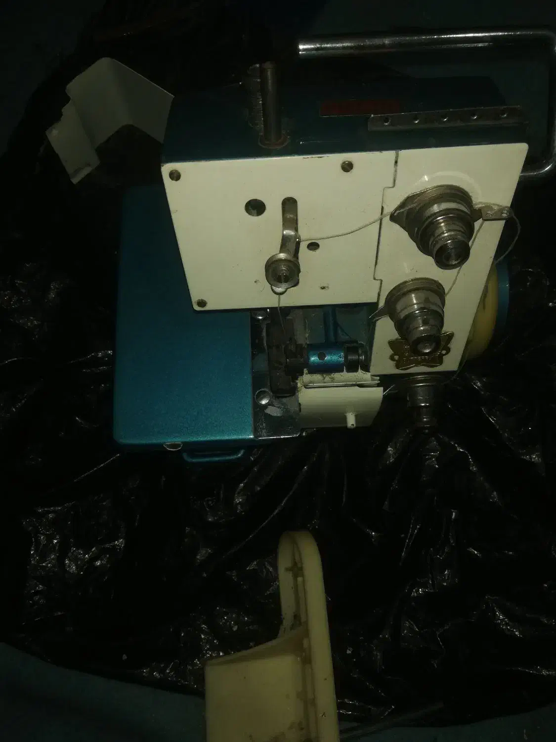 چرخ سردوز خانگی.|چرخ خیاطی و ریسندگی|بیرجند, |دیوار