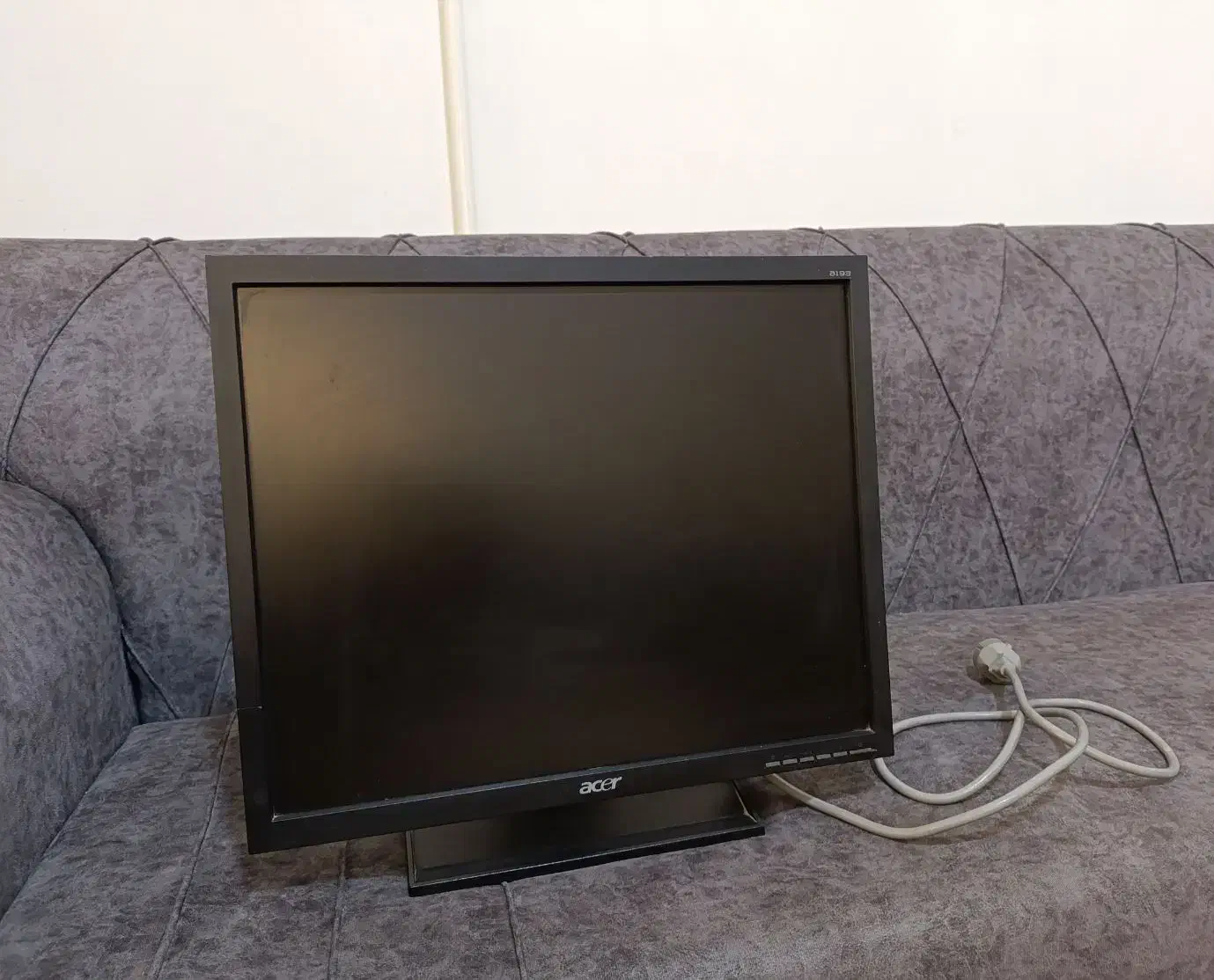 مانیتور 19 اینچ acer (ایسر)|قطعات و لوازم جانبی رایانه|کرمانشاه, |دیوار