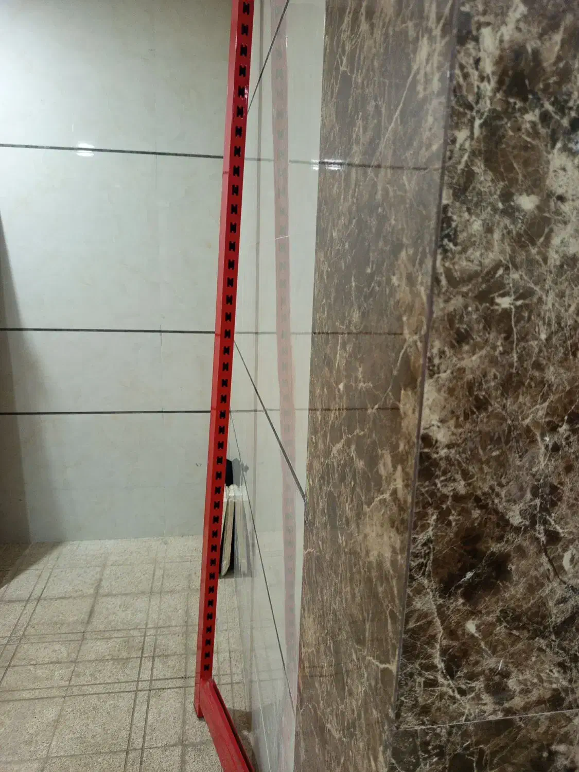 قفسه ایستاده|فروشگاه و مغازه|اصفهان, قهجاورستان|دیوار