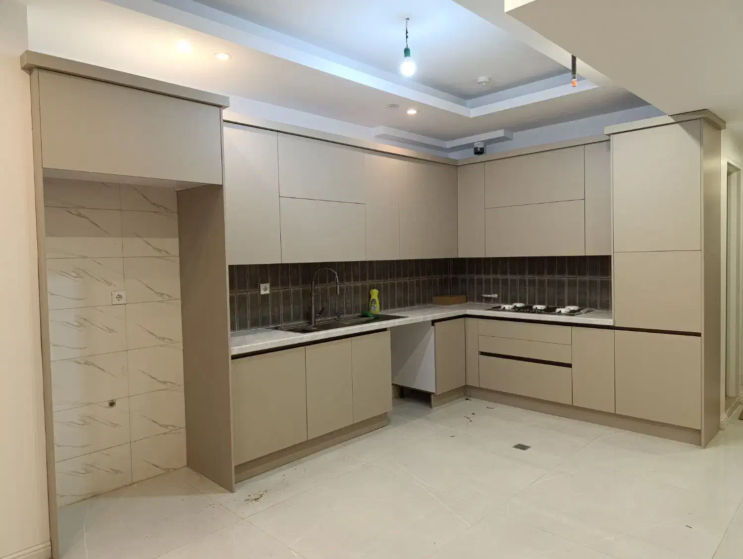 کابینت سازی وکمد دیواری نصب وتعمیرات ونصب قرنیز|خدمات پیشه و مهارت|شهریار, شهریار|دیوار